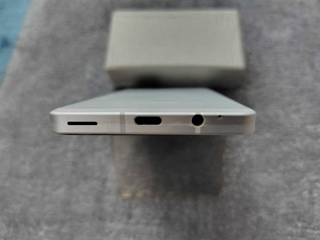 AQUOS sense6s simフリー ライトカッパー　ケースおまけ付