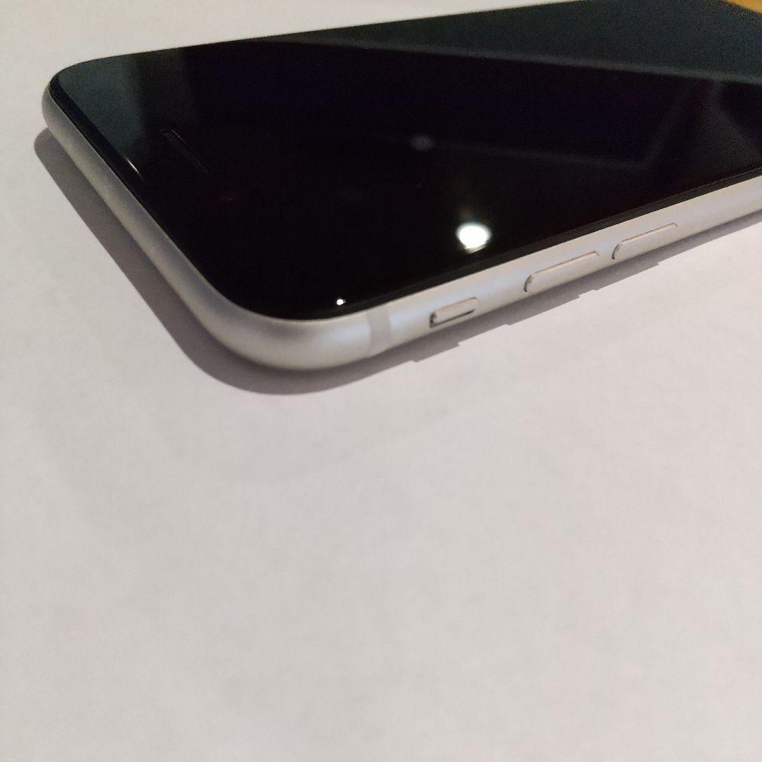 iPhone SE3 64Gb SIMフリー スターライト　白色　603021