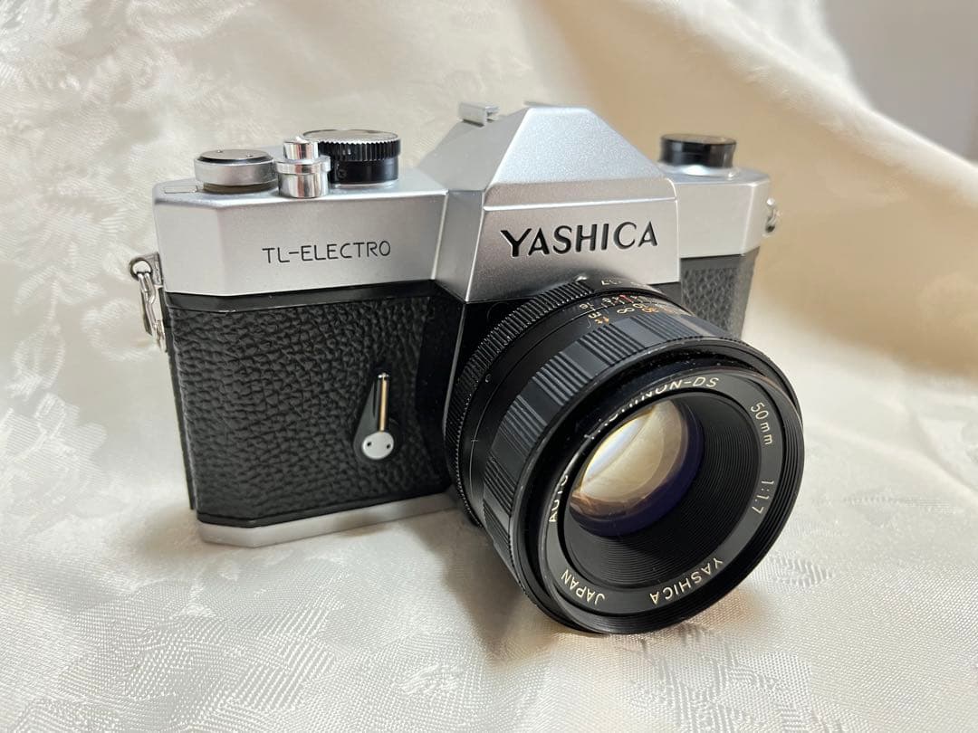 希少　YASHICA フィルムカメラ　F1.7/50　明るいレンズ　美しいボケ