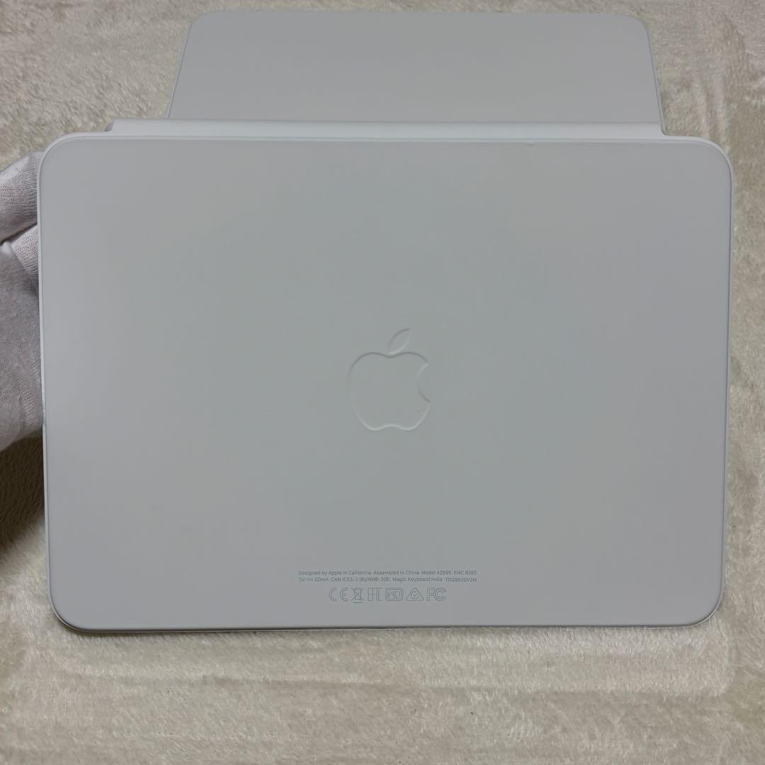 iPad (A16) / 第10世代 Magic Keyboard Folio