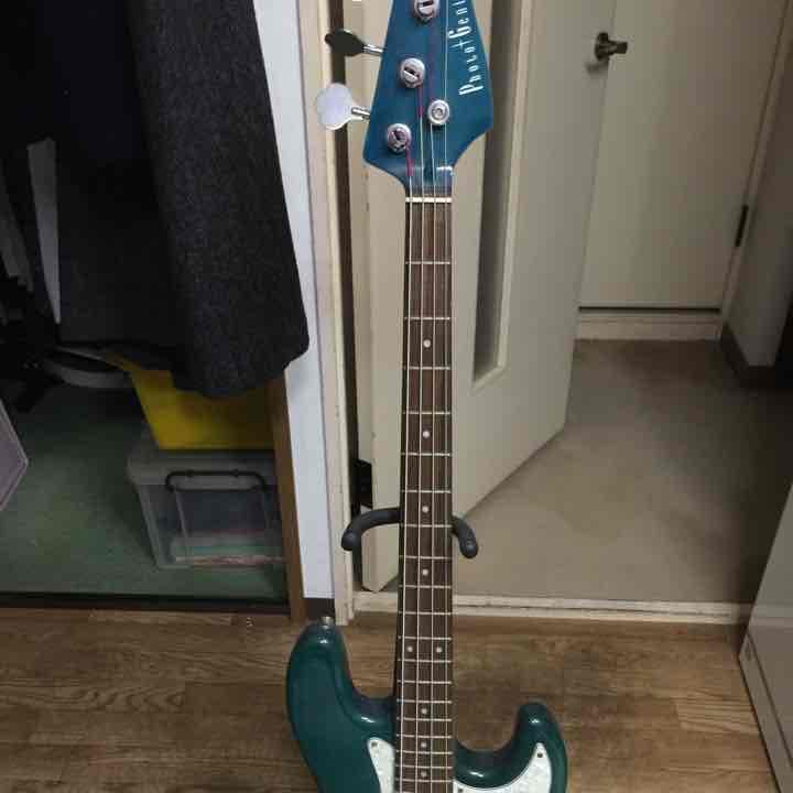 ベース