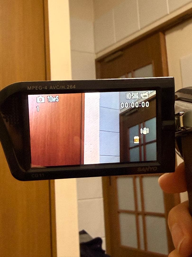 ビデオカメラ Sanyo Xacti DMX-CG11