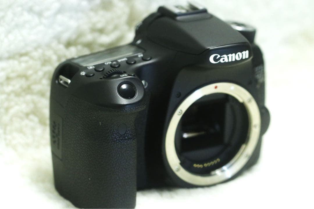 Canon EOS 70D ジャンク品　デジタル一眼レフカメラ