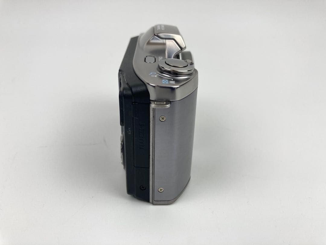 【極美品】OLYMPUS SZ-14 シルバー　デジタルカメラSZ-14 SLV