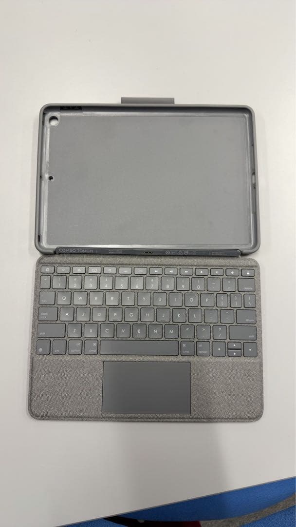logicool COMBO TOUCH iPadケース 第7.8.9世代