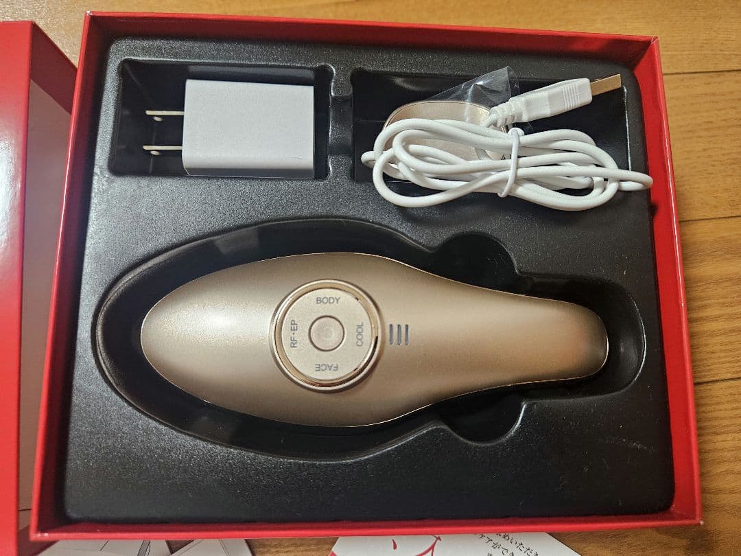 Éclat ME LABOUM 美顔器 ゴールド　ほぼ未使用　美品