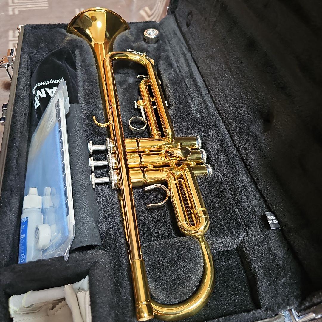 YAMAHAトランペットYTR-2330(ミュート、お手入れセット付)