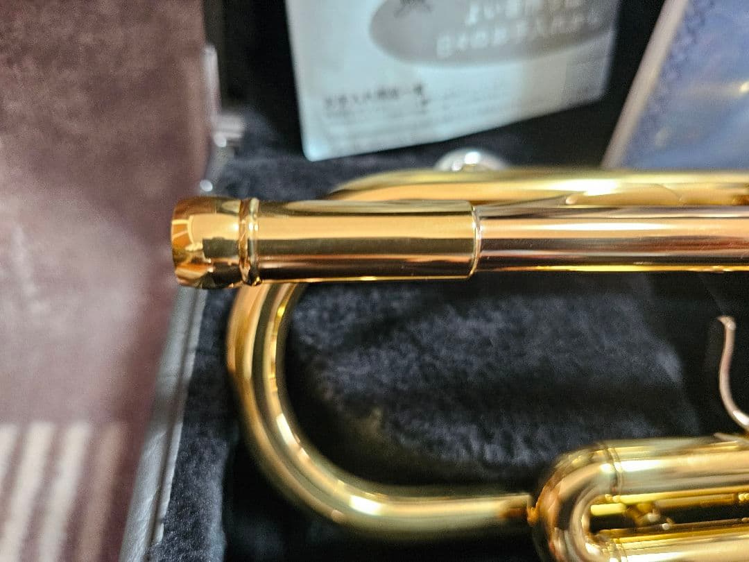 YAMAHAトランペットYTR-2330(ミュート、お手入れセット付)
