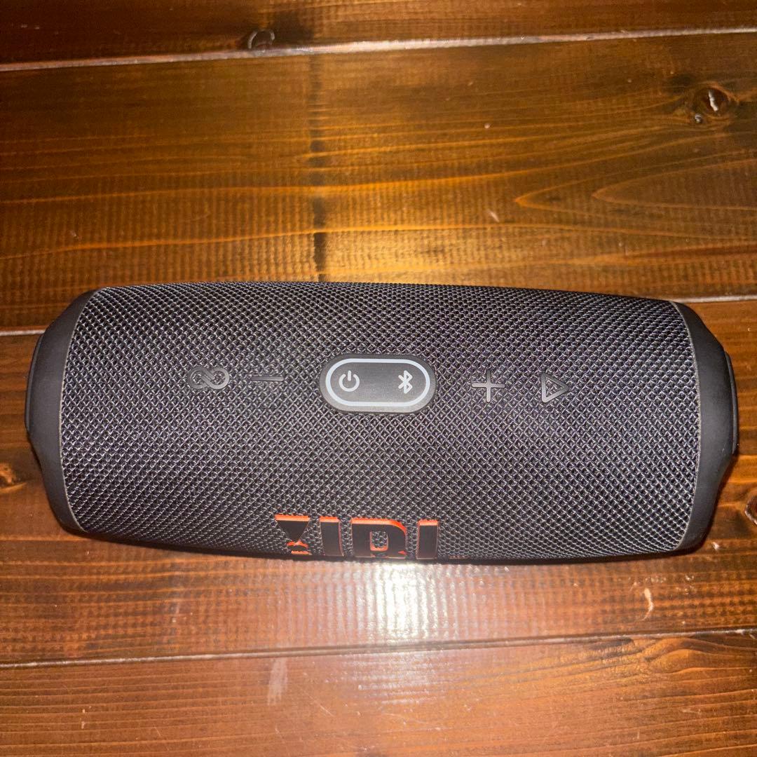 JBL ワイヤレススピーカー　charge5