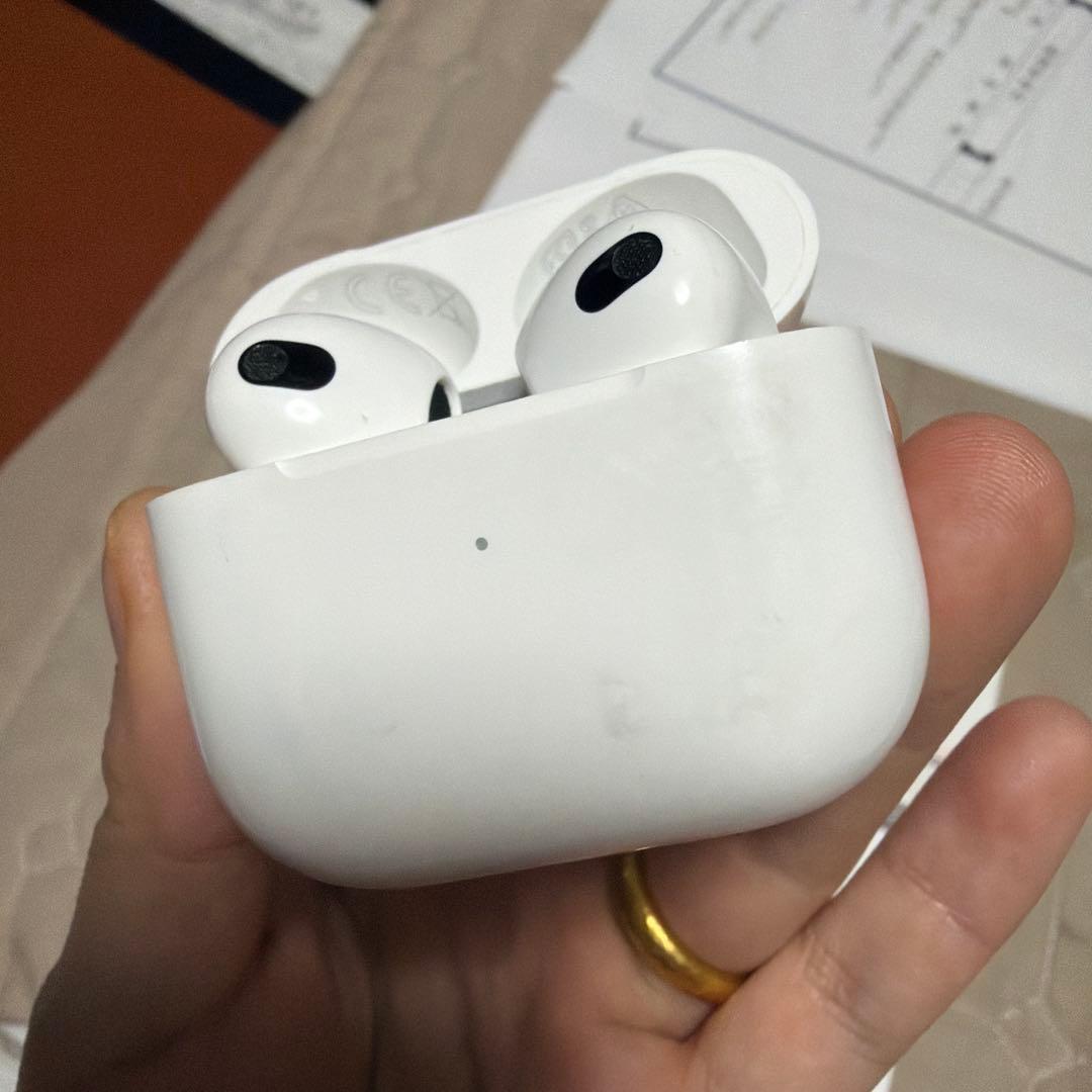 Apple AirPods 3rd Generation 本体 充電ケース付き