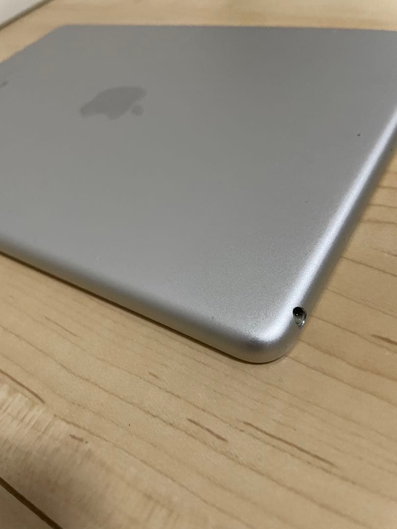 iPad 第5世代 (9.7インチ) 32GB WiFiモデル