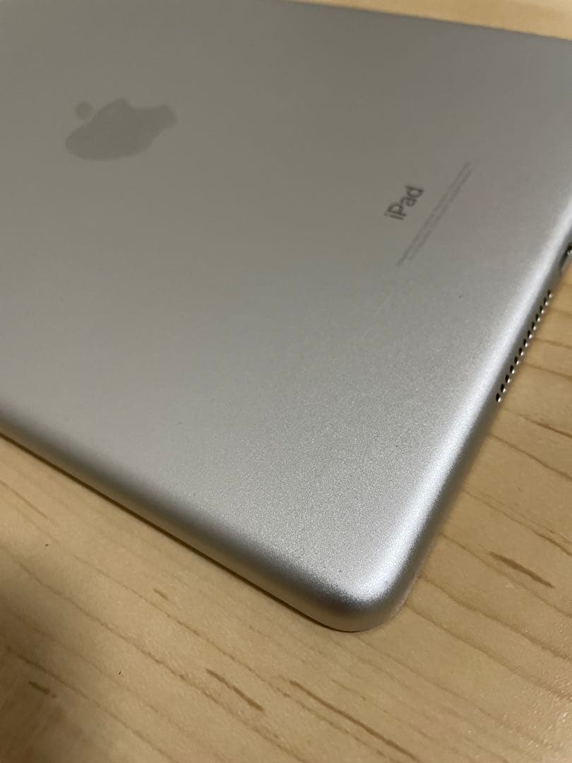 iPad 第5世代 (9.7インチ) 32GB WiFiモデル