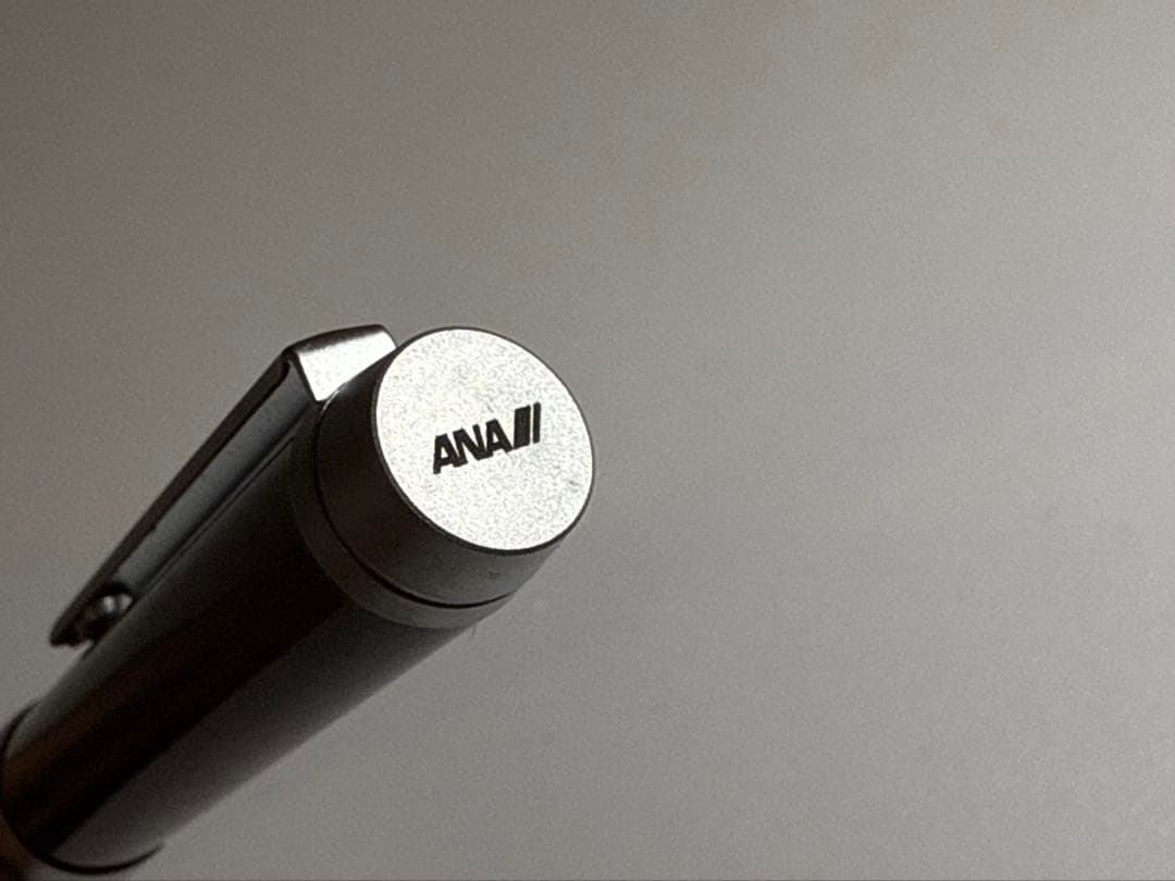 ANA機内販売限定 カーボンペン（2色ボールペン＋シャープペン／取扱説明書付き）