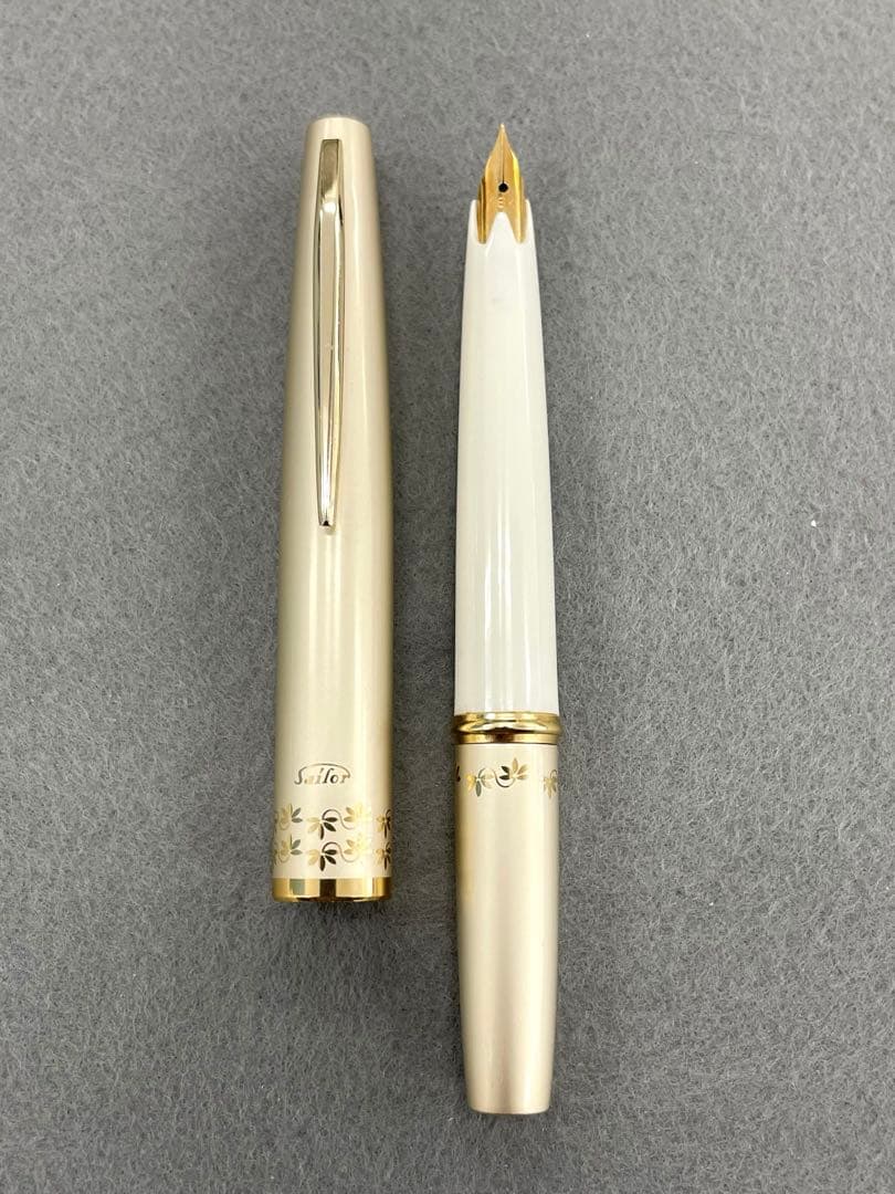 【極希少/未使用】セーラー万年筆 18K ペン先 昭和レトロ 花柄 外箱付