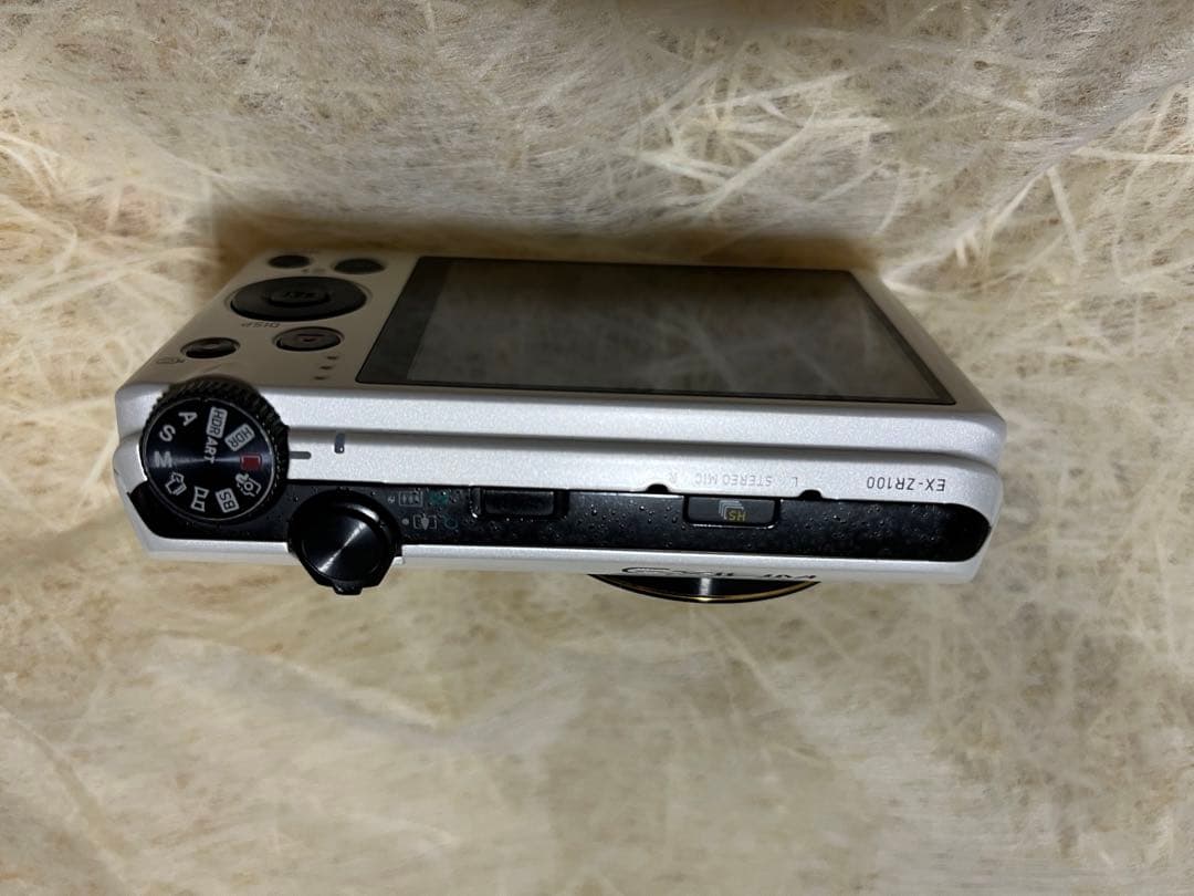 美品‼︎CASIO EXILIM カシオ コンパクトデジタルカメラEX-ZR100