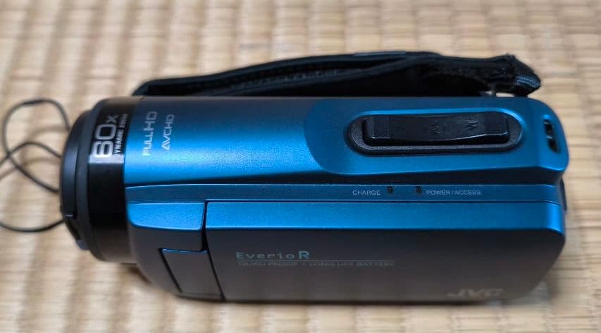 JVC Everio R GZ-R480　美品　防水ビデオカメラ　本体とポーチ