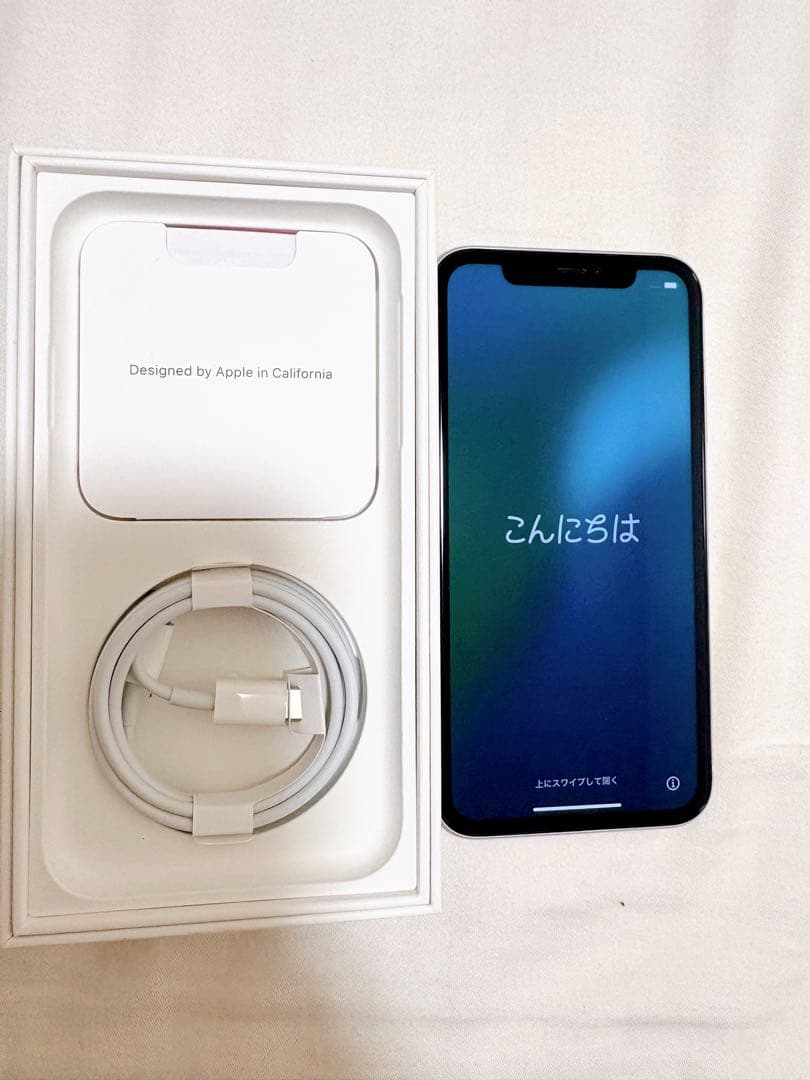 【本体】iPhone 11白256GB 充電ケーブル付き