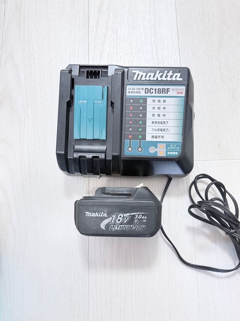 Makita ハンディクリーナー 充電器・バッテリー付き　18v