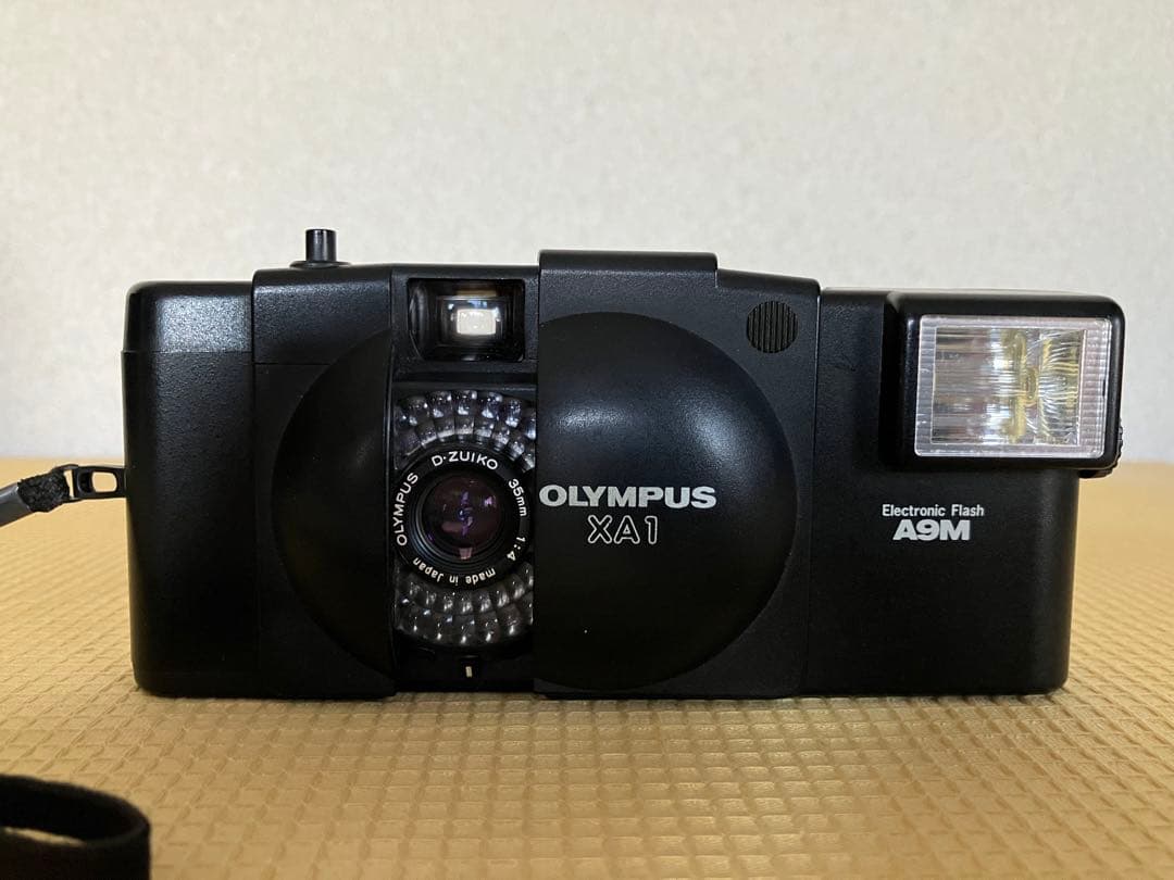 オリンパス　コンパクトフィルムカメラ　XA1 + Flash A9M