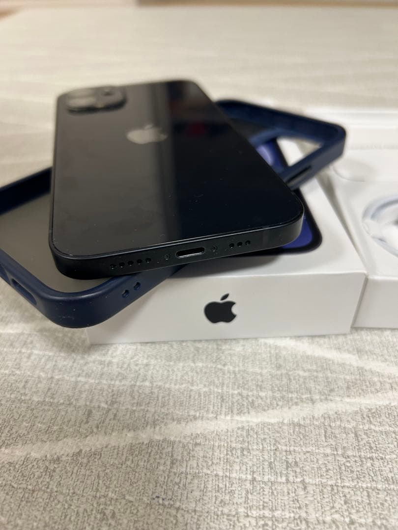 Apple iPhone 12 ブラック 本体　トラスケース付　バッテリー88%