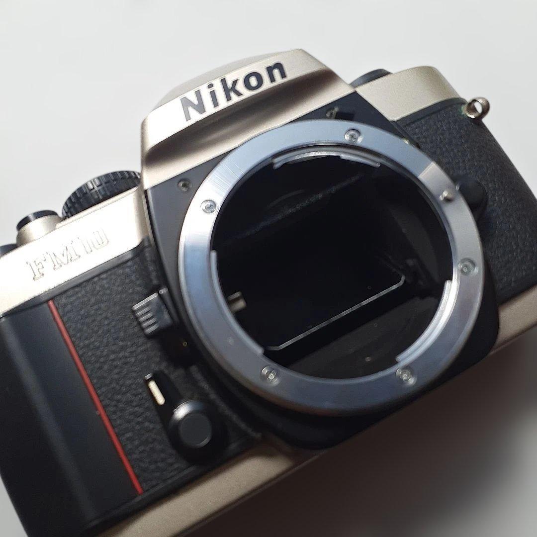 Nikon FM10 フィルム一眼レフカメラ　レンズ付き