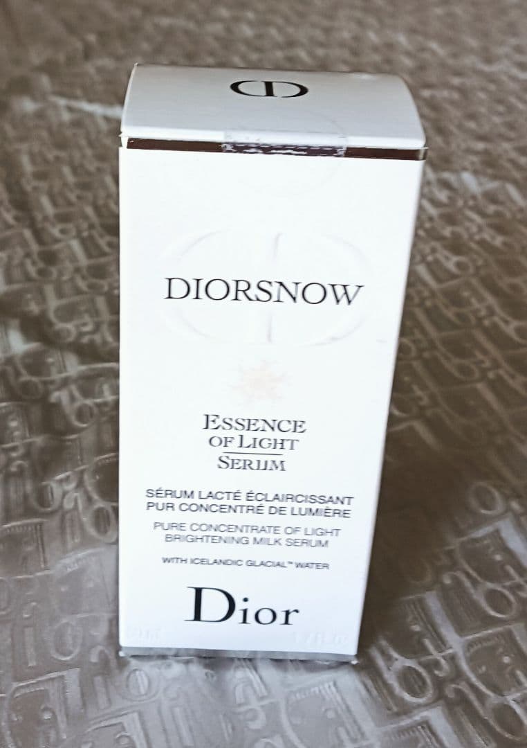 最終お値下げ【Dior】スノー アルティメット エッセンス オブ ライト50ml