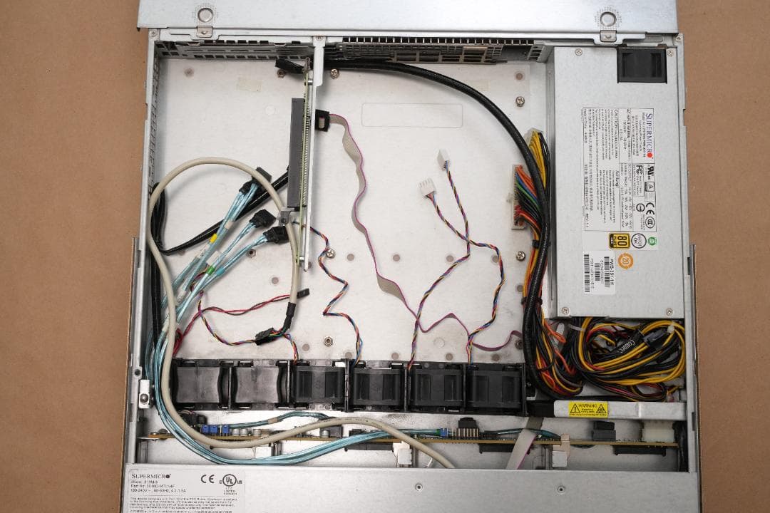 Supermicro CSE-813MTQ-350CB 1U ケース