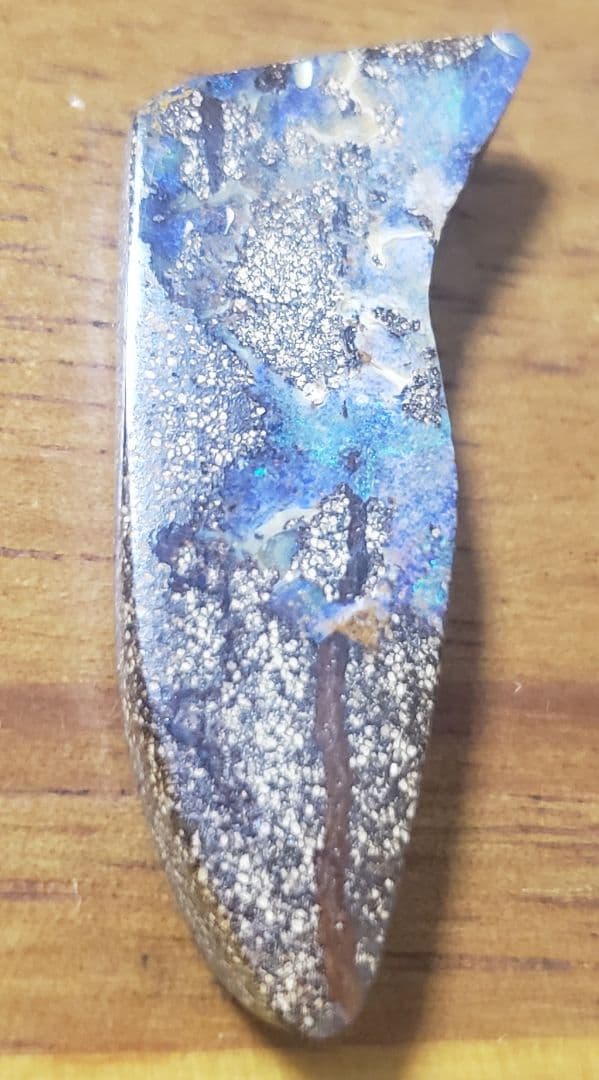 31×13.5㎜程度ボルダーオパール