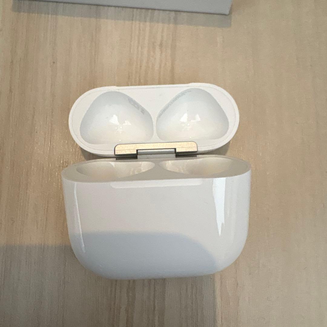 AirPods4 MXP63J/A ケースのみ 美品