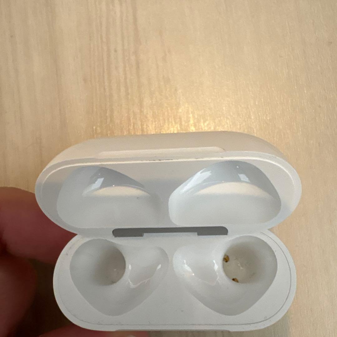 AirPods4 MXP63J/A ケースのみ 美品