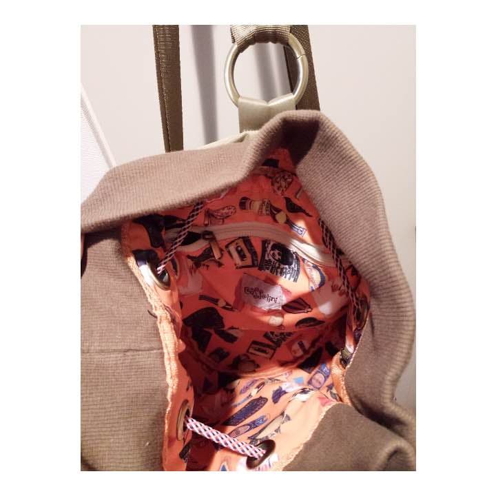 バックバッグ