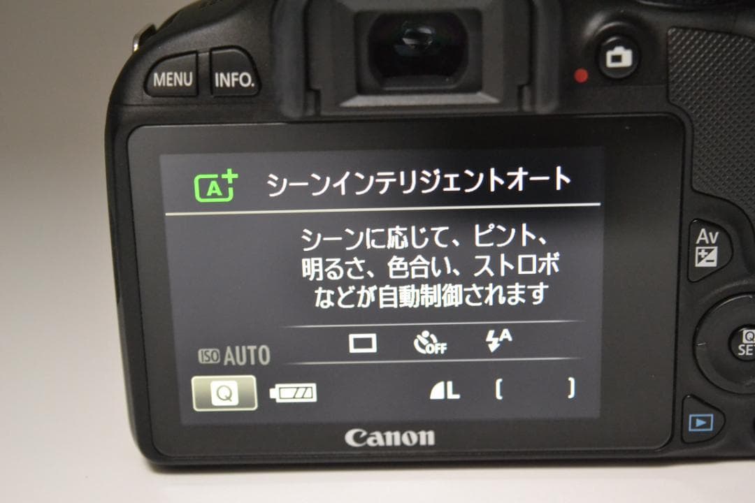 ■ 美品 S数極少 ■ キャノン　Canon Kiss X7 ダブルレンズセット