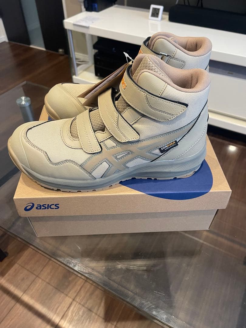 限定色　ASICS WINJOB CP216 TOUGH 26.5cm ベージュ