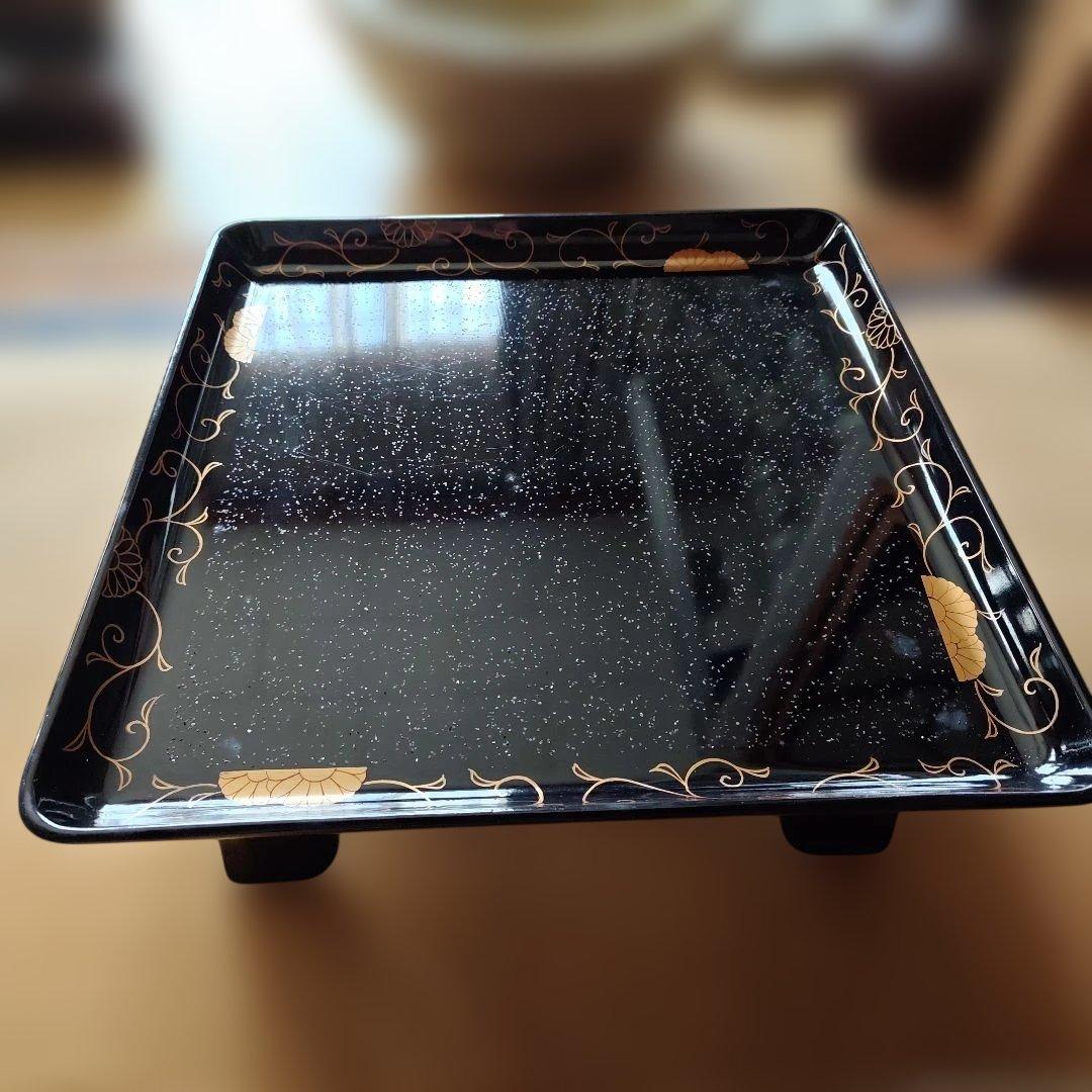 黒塗會席膳 金色の模様 木製ケース　アンティーク