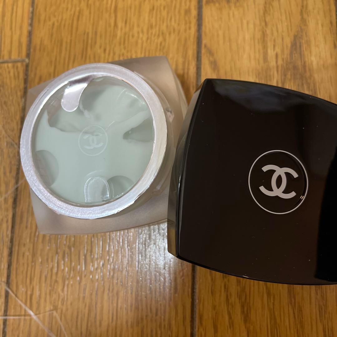 コスメ トライアルセット多数CHANEL成分は日本販売と同じです 鏡も有ります