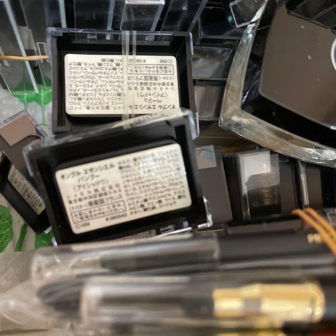 コスメ トライアルセット多数CHANEL成分は日本販売と同じです 鏡も有ります