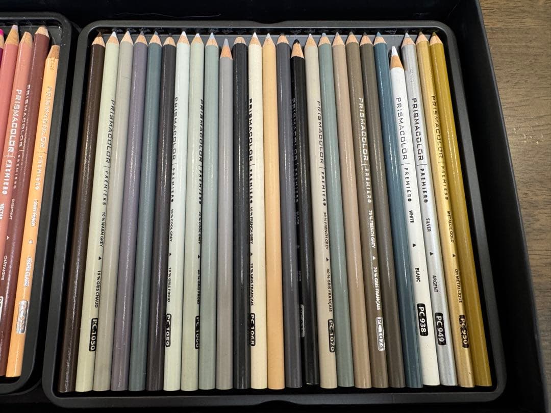Prismacolor Premier 油性色鉛筆 150色セット