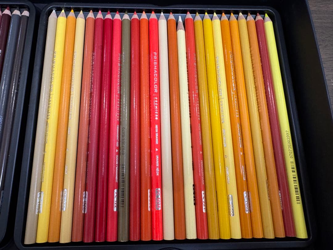 Prismacolor Premier 油性色鉛筆 150色セット