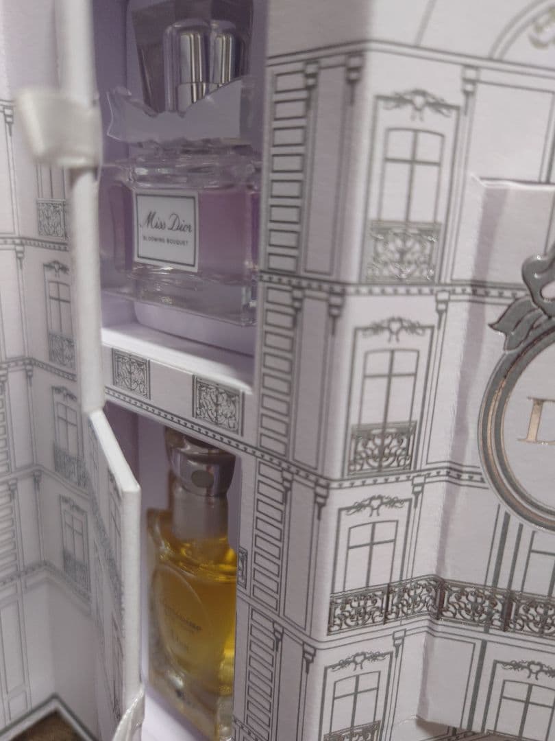 Dior 30 MONTAIGNE のミニ香水セット