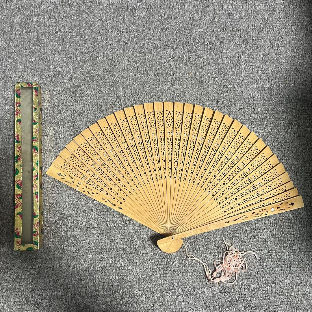 中国，檀香扇，木製透かし彫り扇子 8本セット