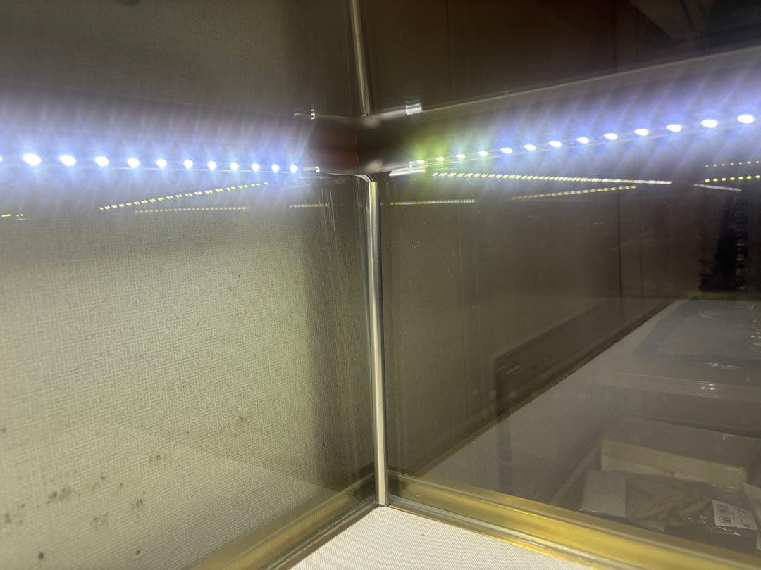 カウンター型LED照明&引き出し付きガラスジュエリーショーケース②