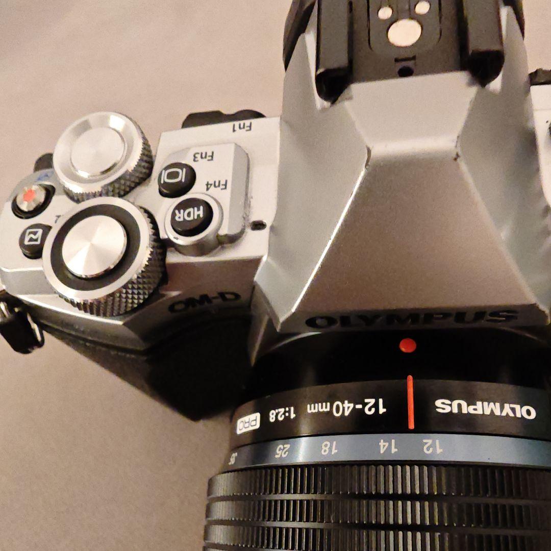 Olympus OM-D E-M5 Mark2 + レンズ3本 + 付属品