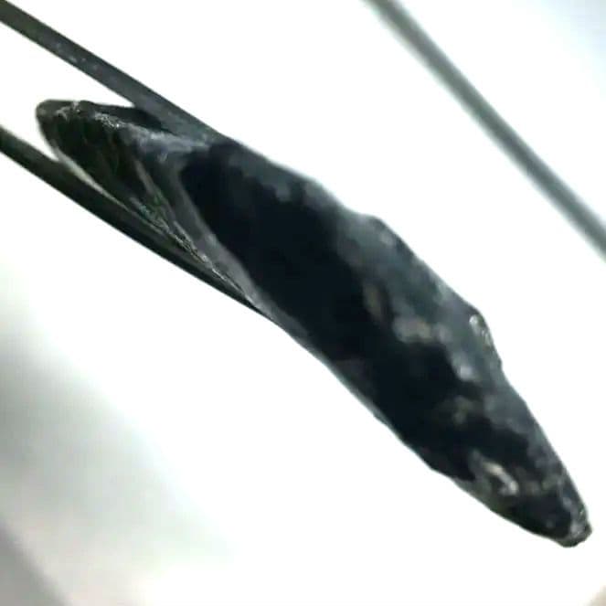 黒曜石ナイフ ○ナイフ一周全てが、刀です。古代人の知恵の逸品では。