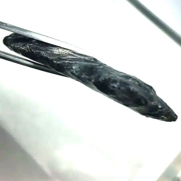 黒曜石ナイフ ○ナイフ一周全てが、刀です。古代人の知恵の逸品では。