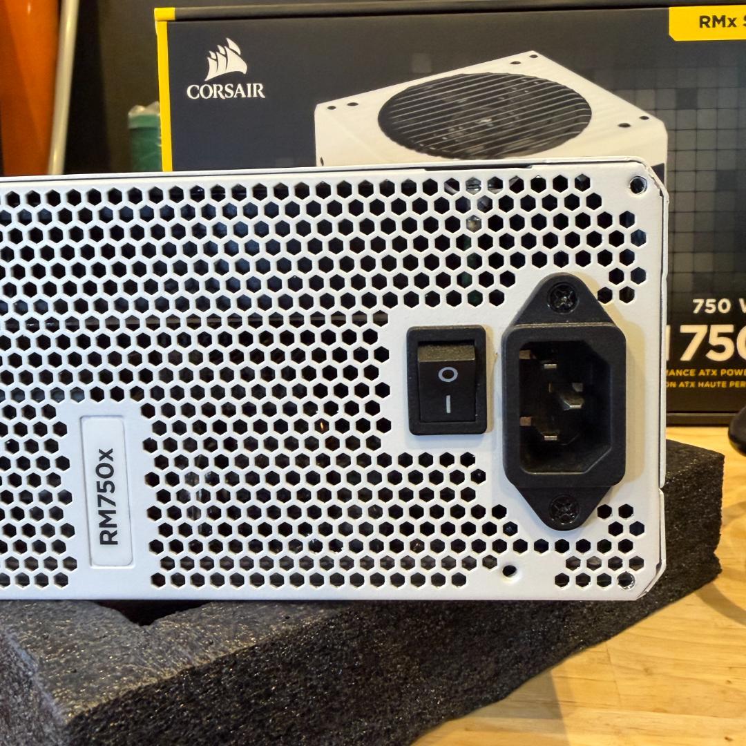 Corsair RM750x 750W 80Plus Gold 電源ユニット