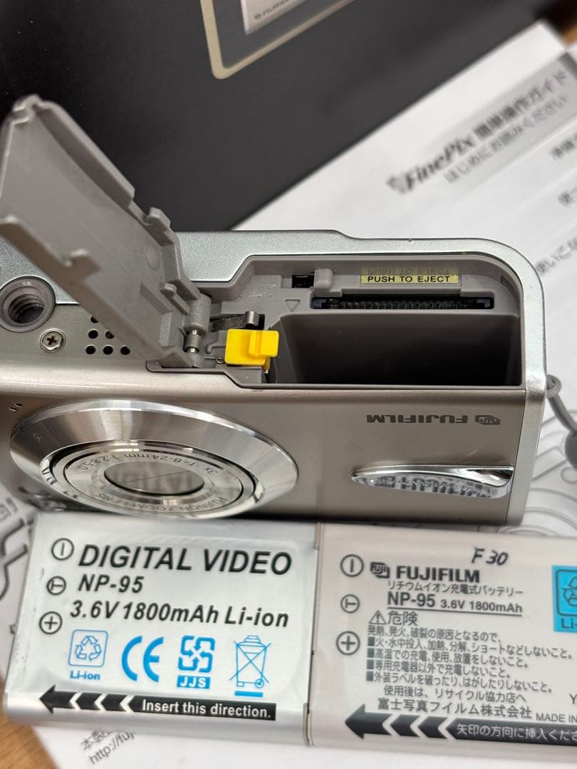 ◆FinePixF30◆名機◆オールドデジタルカメラ◆富士フィルム◆美品◆