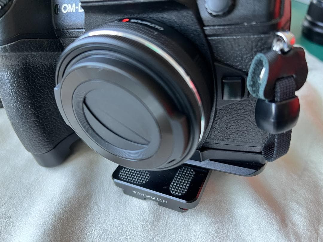 M.ZUIKO ED 14-42mm F3.5-5.6 EZ　自動開閉キャップ付