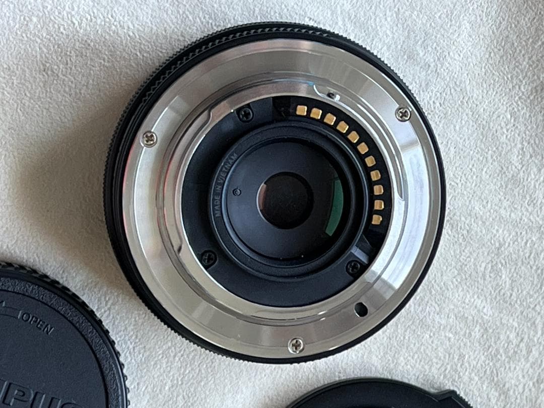 M.ZUIKO ED 14-42mm F3.5-5.6 EZ　自動開閉キャップ付