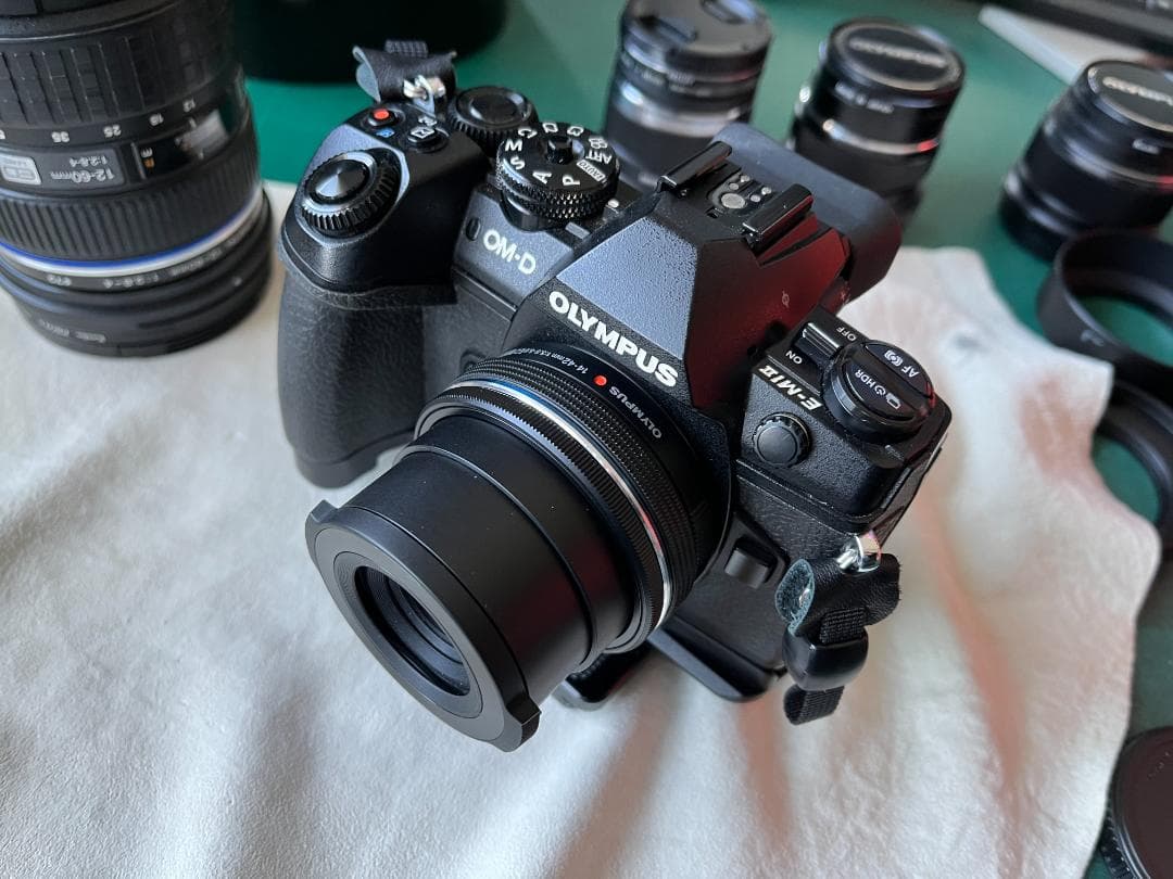 M.ZUIKO ED 14-42mm F3.5-5.6 EZ　自動開閉キャップ付