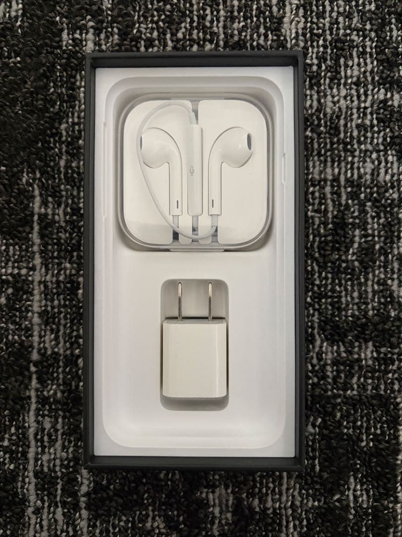 Apple iPhone7(128GB) ルイヴィトン付き